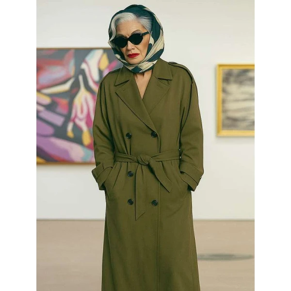 Frauds S01 Talisa Garcia Green Coat