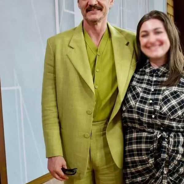 Good Morning 2025 America Pedro Pascal Green Blazer suite Good Morning 2025 America Pedro Pascal Green Blazer suite