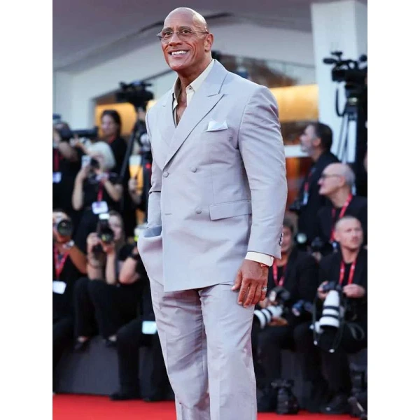 The Smashing Machine 2025 Premiere Dwayne Johnson Suit