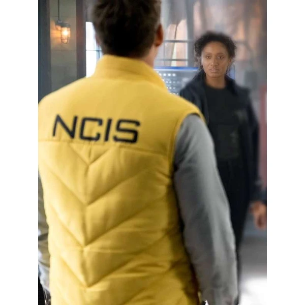 Todd Lasance NCIS Sydney S02 Yellow Vest
